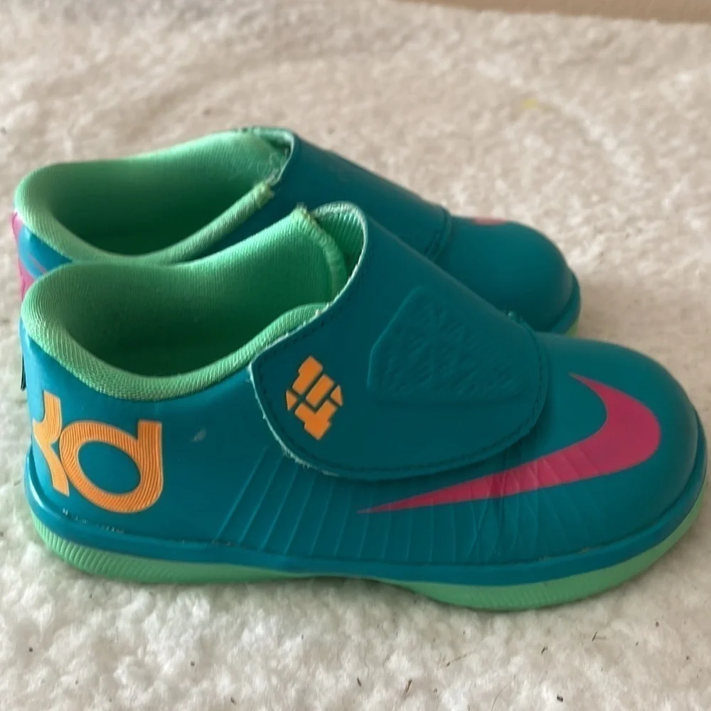 NIKE Sneakers Size 7C
